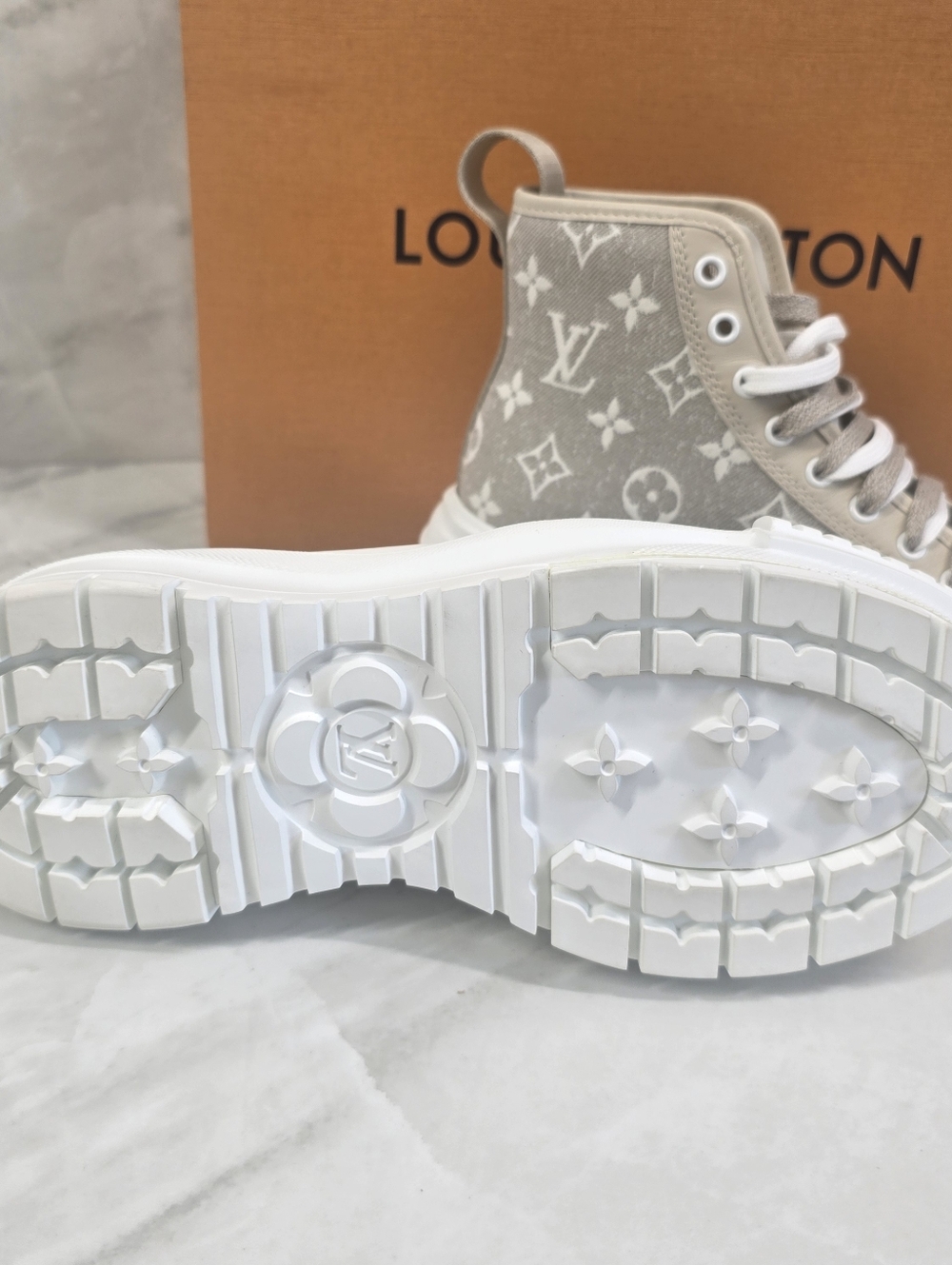 Louis Vuitton Beige Monogram High-Top Sneakers - Picture 11 of 12